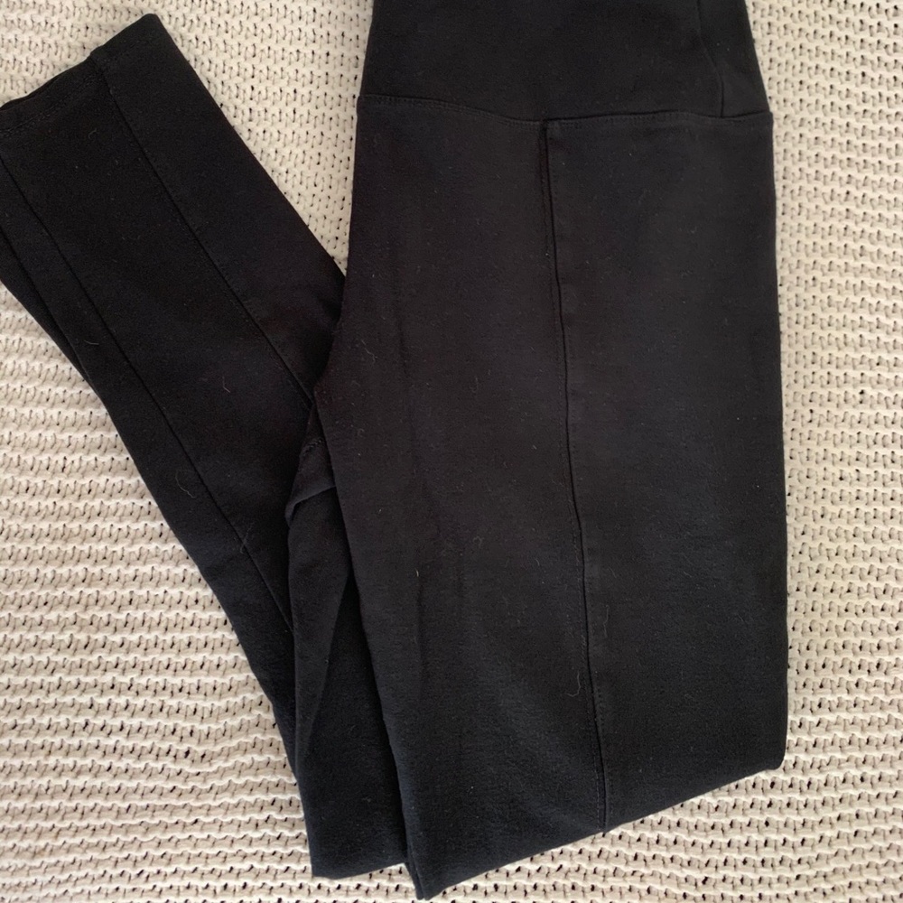 High-waisted leggings with front crease